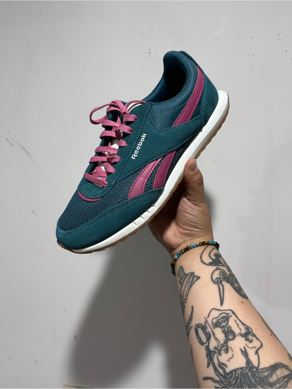 Reebok Women Teal and Magenta Classic Sneaker